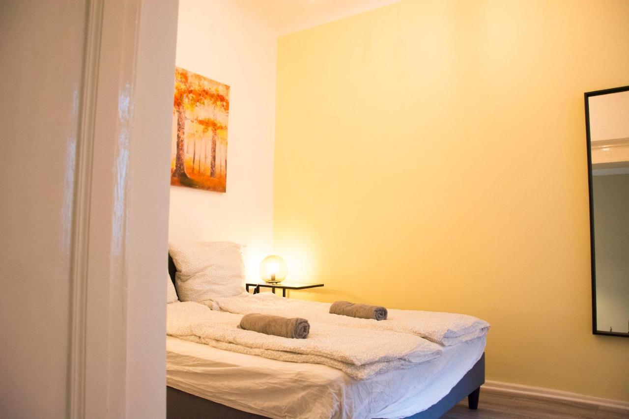 Moabit Family Apartment Berlin Exteriör bild